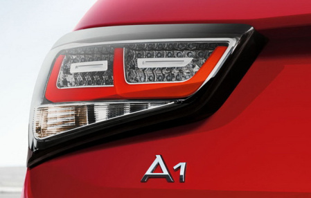 Задние фонари Audi A1 (8X) диодные с прозрачными рассеивателями