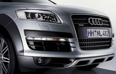 Накладка на бампер передний Audi Q7 (4L) 2007-2009
