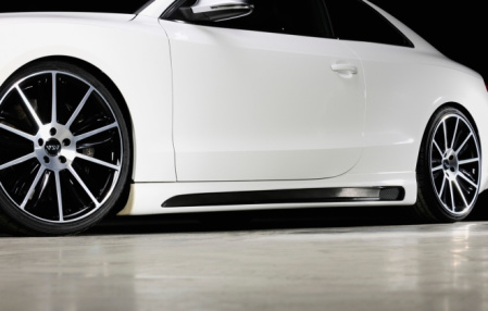 Пороги Audi A5/S5 Coupe (8T) с продольными вырезами и шахтами у основания заднего колеса