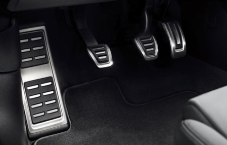 Накладки на педали Audi Q5 (8Y) для автомобилей с МКПП с площадкой левой ноги