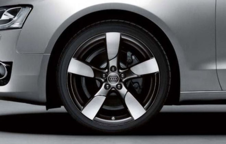Диск литой R19 VAG дизайн 5 рукавов глянцевый black для Audi A5/S5 (8T)