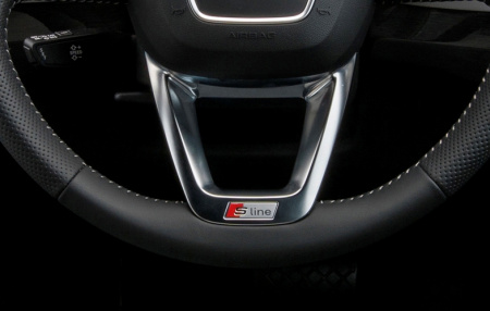 Вставка в руль Audi Q7 (4M) с логотипом S-Line